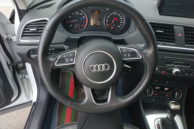 Audi Q3 2016 immagine di auto #11