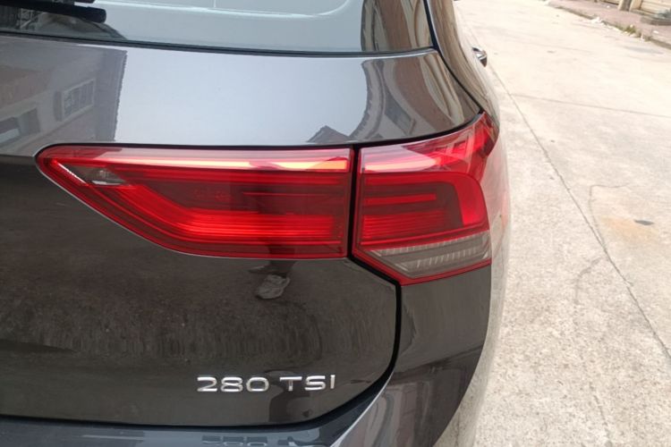 Volkswagen Golf 2021 car image #8