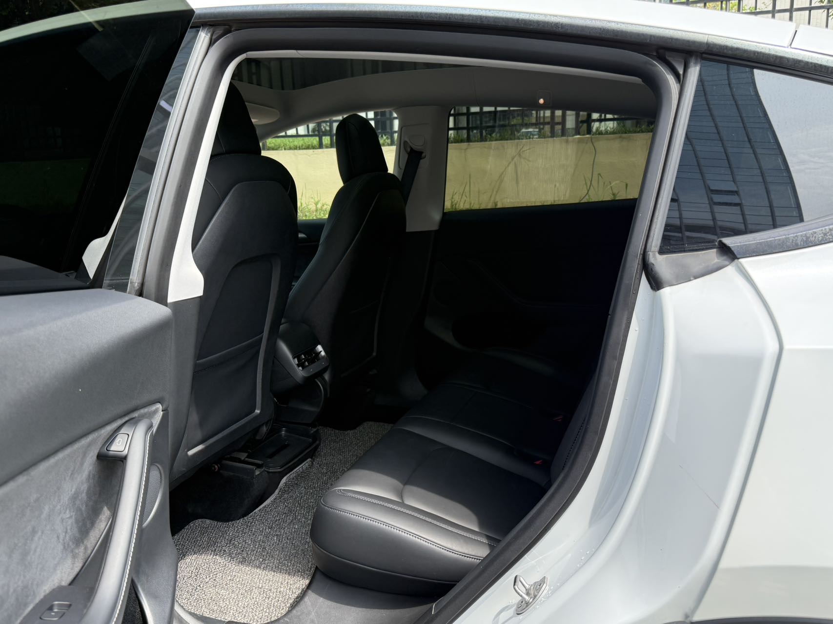 Tesla Model Y 2021 #9 Tesla Model Y 2021 car image #9