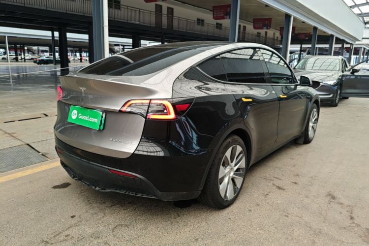 Tesla Model Y 2022 car image #7