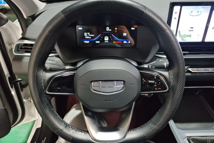 GEELY Emgrand 2025 car image #11