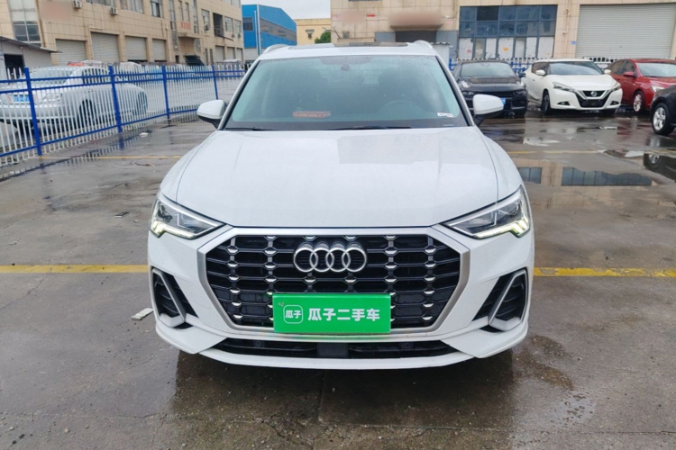 Audi Q3 2021 car image #3