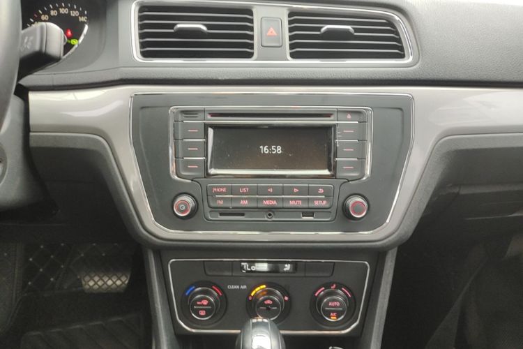 Volkswagen Lavida 2017 car image #13