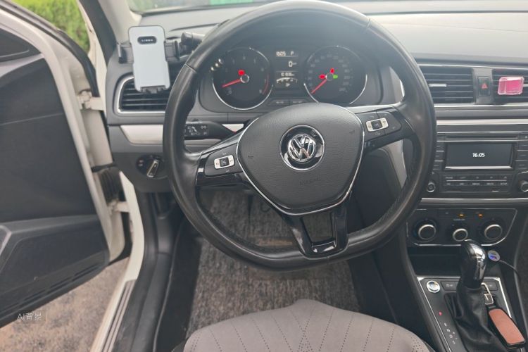 Volkswagen Lavida 2017 car image #12