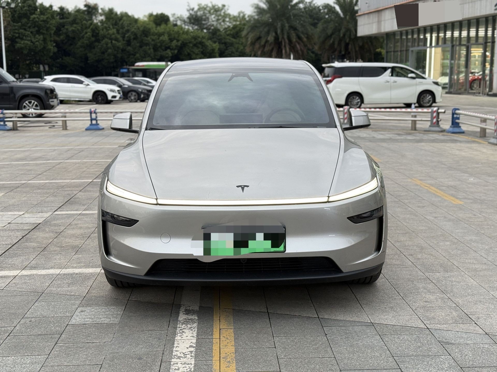 Tesla Model Y L 2026 #2 Tesla Model Y L 2026 immagine di auto #2