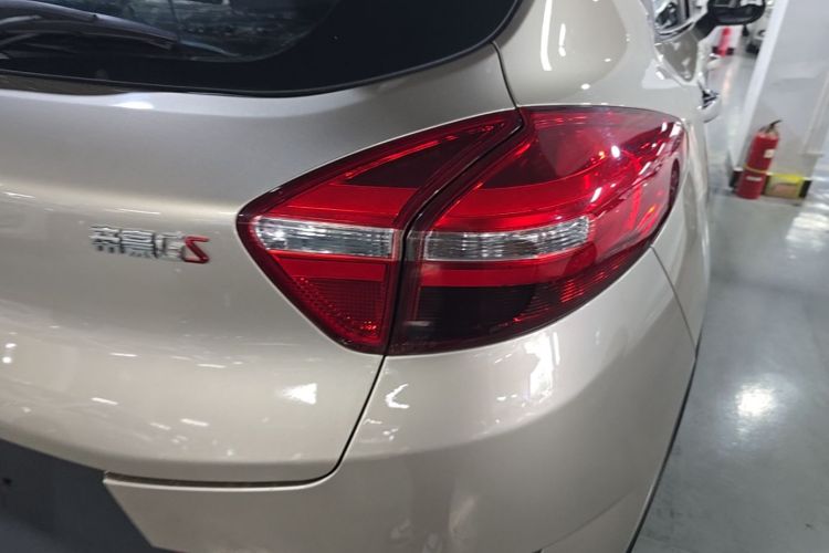 GEELY Emgrand GS 2019 car image #8