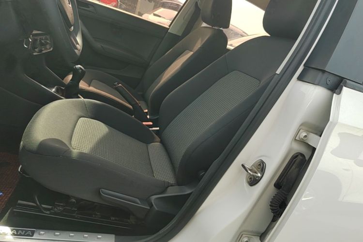 Volkswagen Santana 2017 car image #15