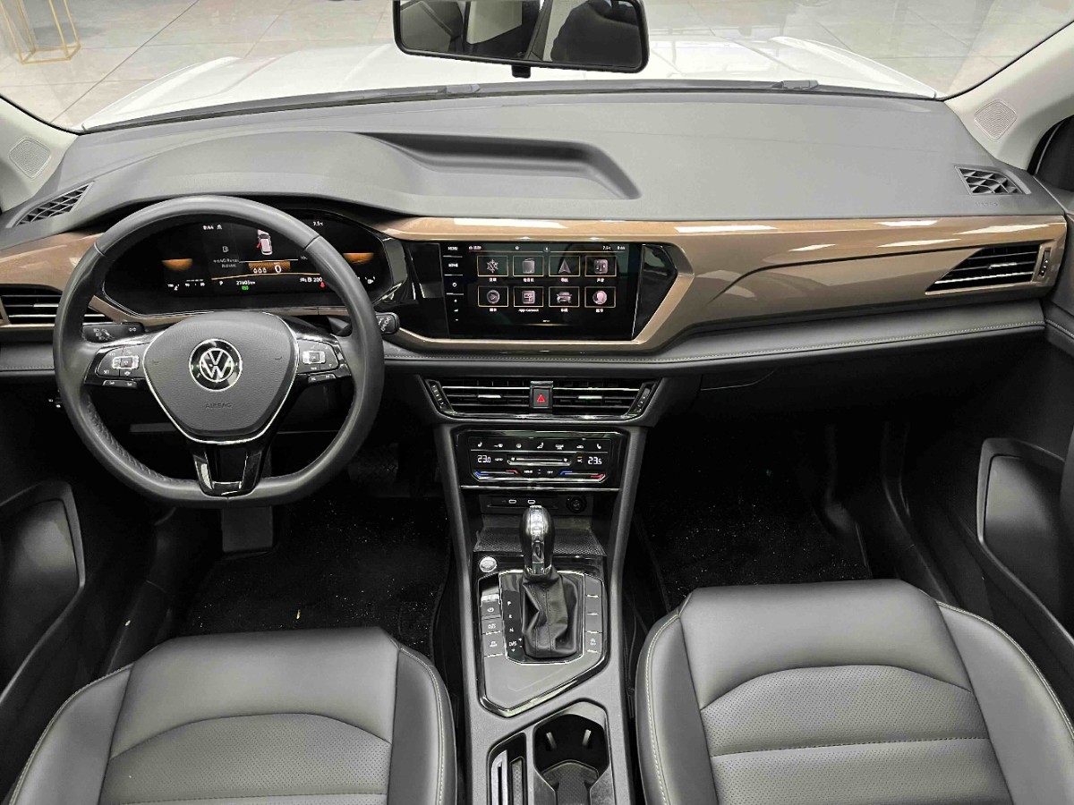 Volkswagen Tharu 2022 car image #2