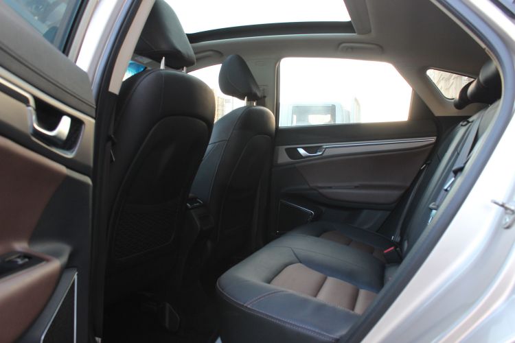 GEELY Emgrand GS 2016 car image #17