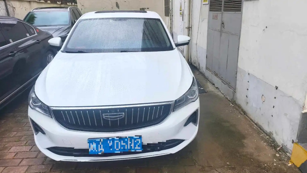 GEELY Emgrand 2022 car image #3