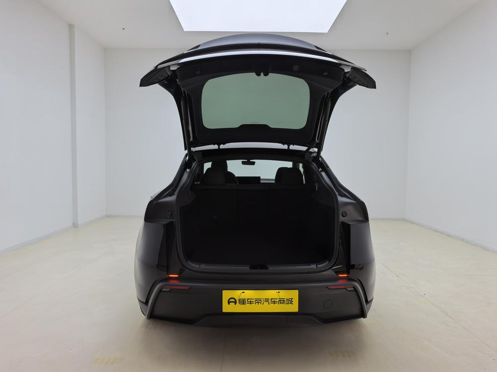 Tesla Model Y 2026 #20 Tesla Model Y 2026 car image #20