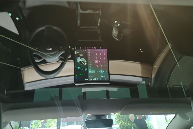Tesla Model 3 2023 car image #18