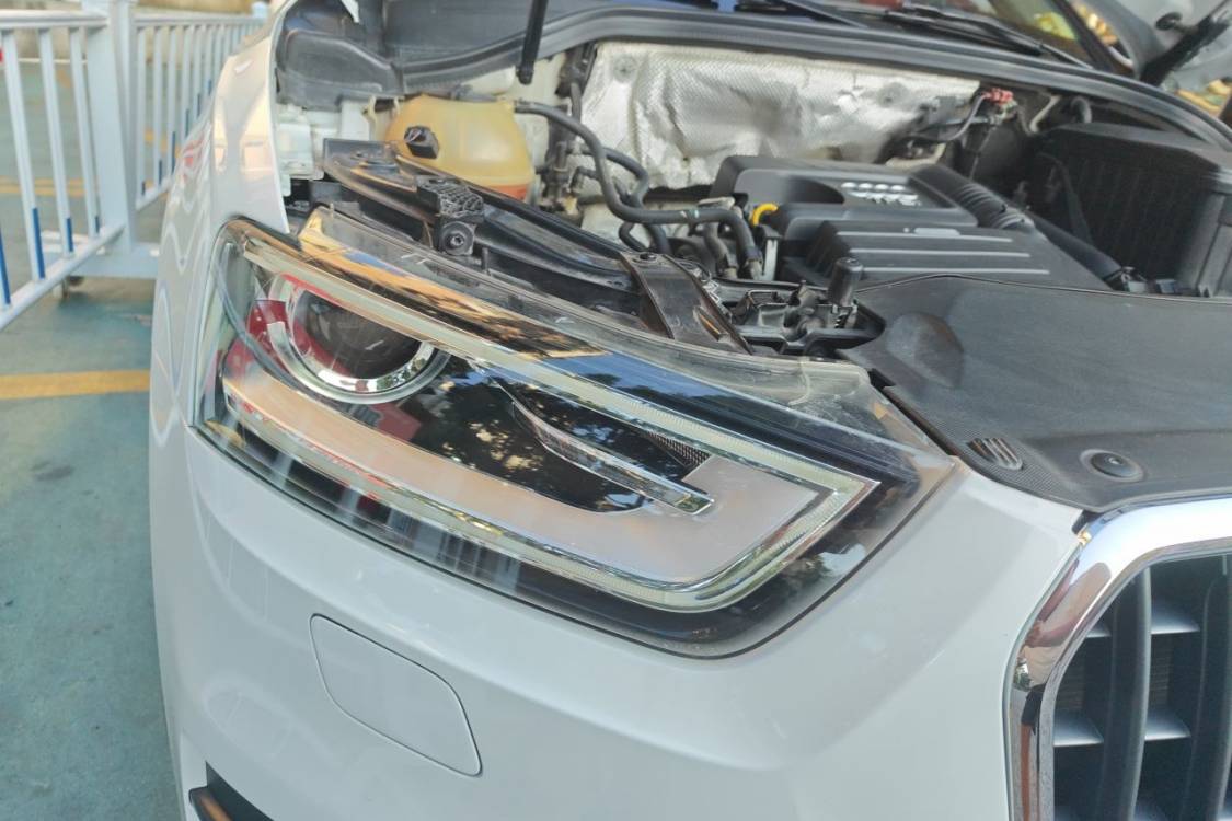 Audi Q3 2016 car image #7