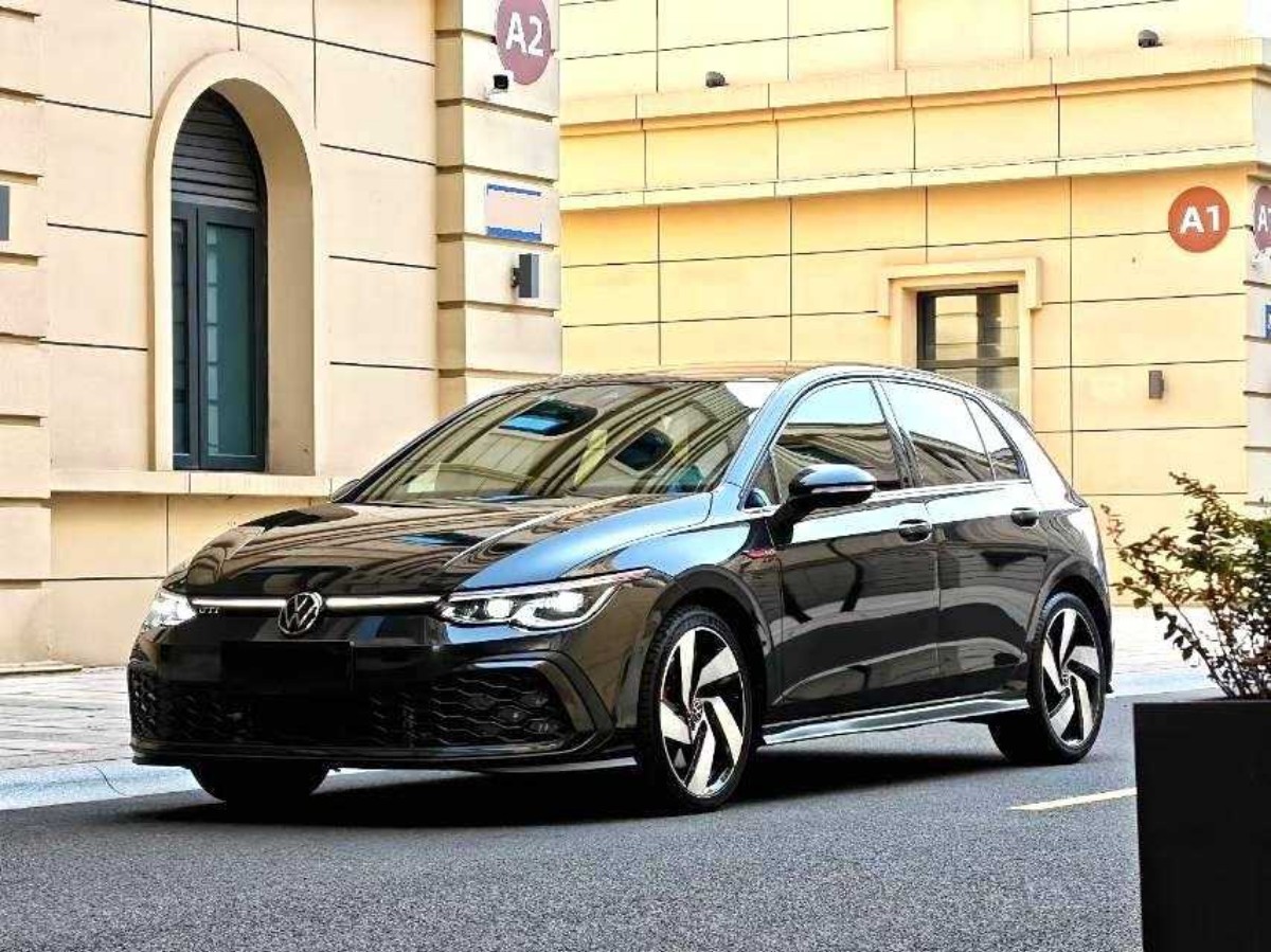 Volkswagen GolfGTI 2023 Volkswagen GolfGTI 2023 car image