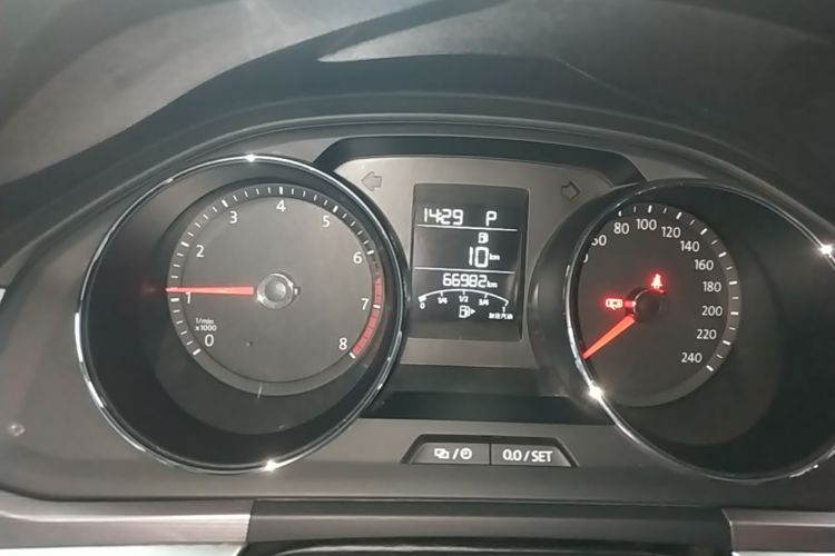 Volkswagen Bora 2020 immagine di auto #12