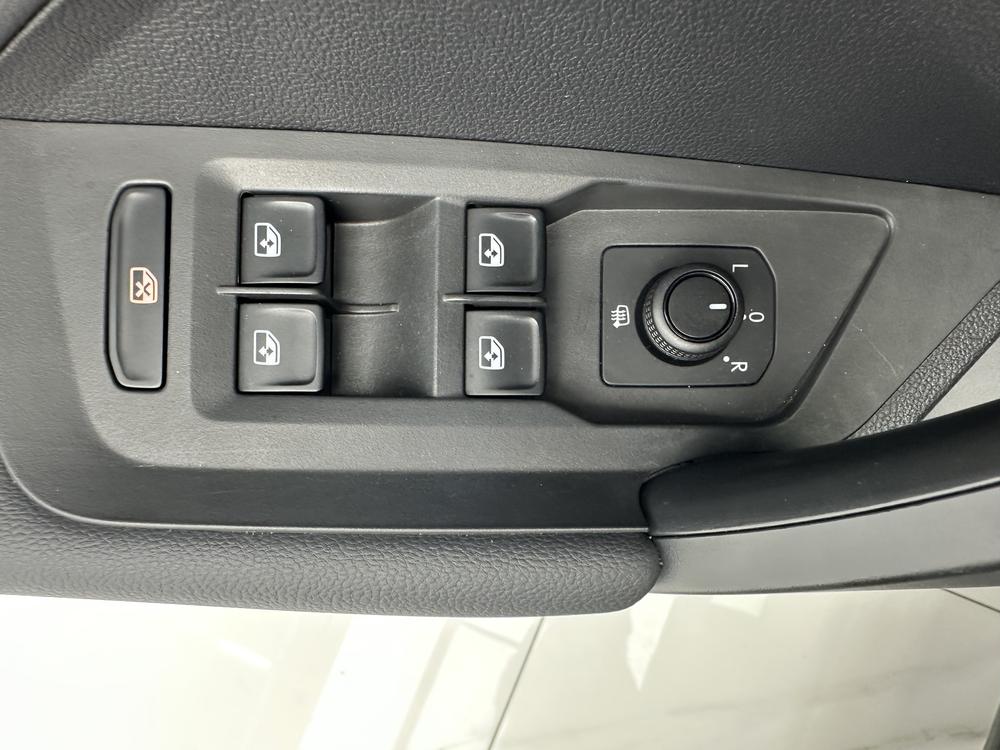 Volkswagen Tharu 2023 car image #17