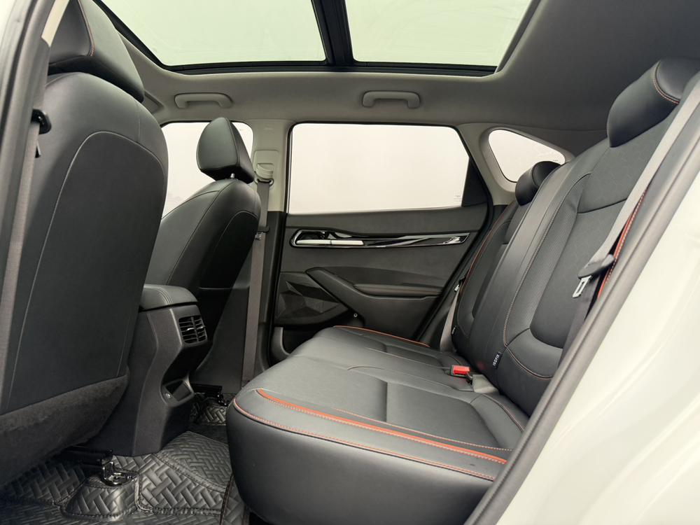 Kia Seltos 2023 car image #25