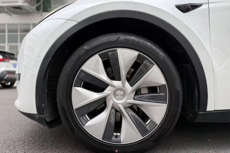 Tesla Model Y 2021 #7 Tesla Model Y 2021 car image #7