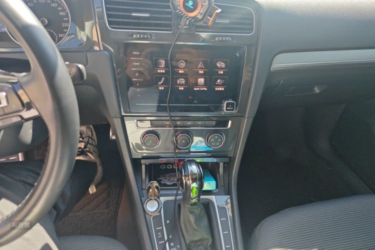 Volkswagen Golf 2021 car image #15