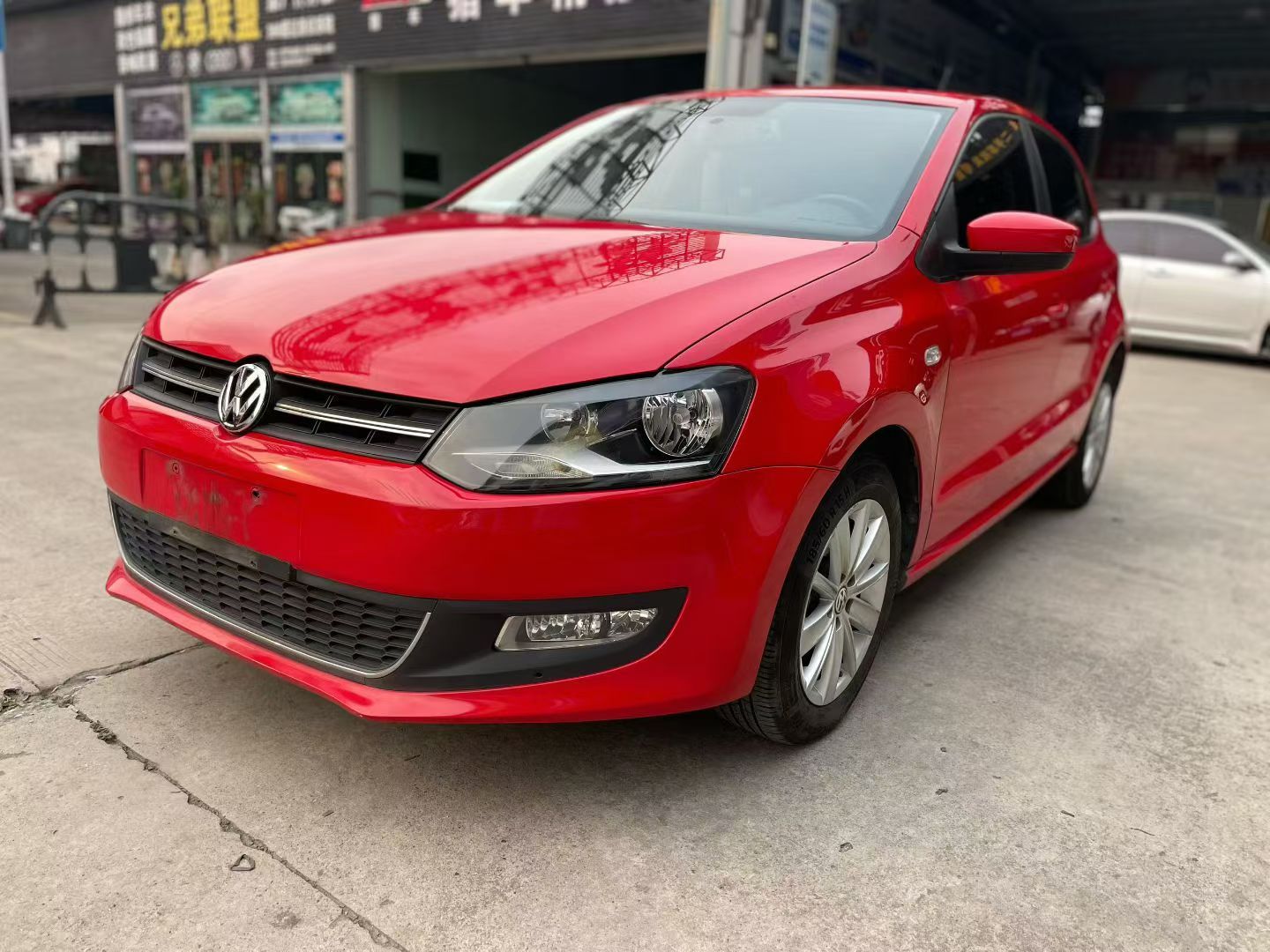 Volkswagen Polo 2014 car image 