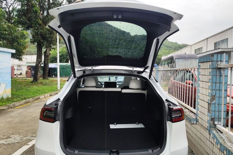 Tesla Model Y 2023 #19 Tesla Model Y 2023 car image #19