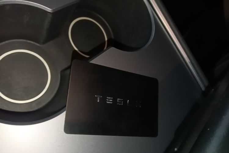 Tesla Model Y 2021 #9 Tesla Model Y 2021 car image #9