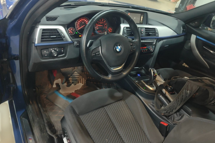 BMW 3 Series 2017 #10 BMW 3 Series 2017 car image #10