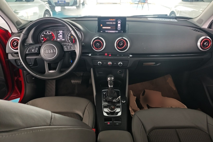 Audi A3 2019 car image #10