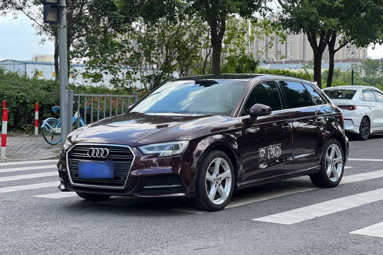 Audi A3 2019 car image #2
