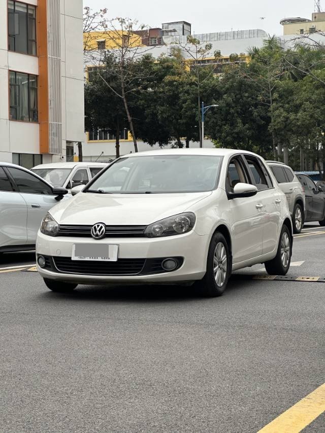 Volkswagen Golf 2014 car image 