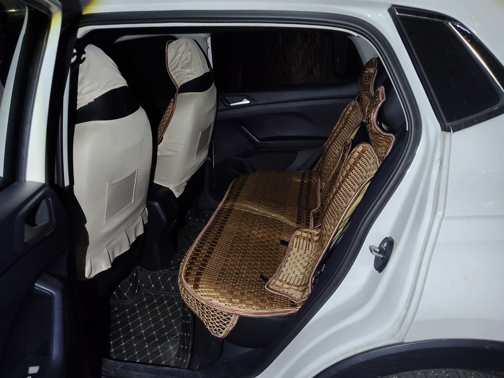 Volkswagen Tharu 2025 #3 Volkswagen Tharu 2025 immagine di auto #3
