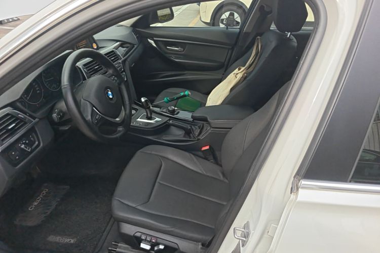 BMW 3 Series 2017 #17 BMW 3 Series 2017 car image #17