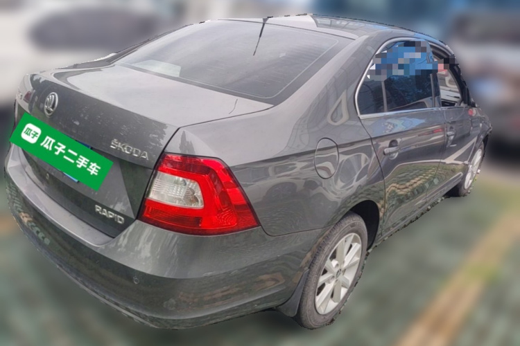 Skoda Rapid 2015 #7 Skoda Rapid 2015 car image #7
