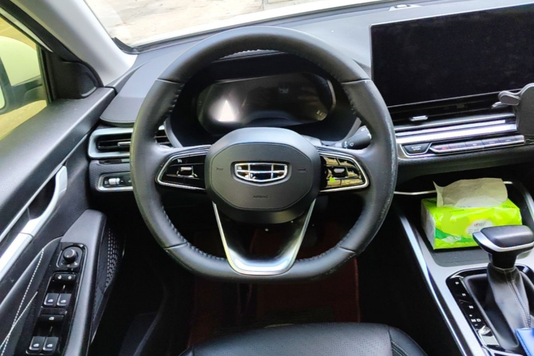 GEELY Emgrand 2024 car image #11