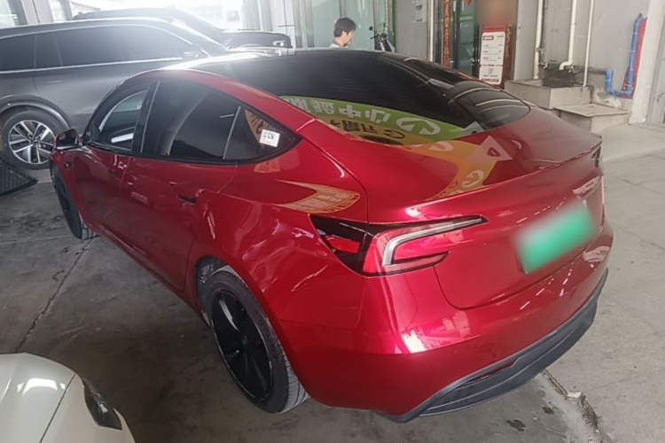 Tesla Model 3 2024 car image #5