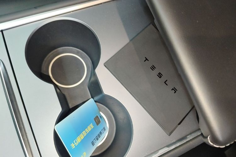 Tesla Model Y 2022 #9 Tesla Model Y 2022 car image #9