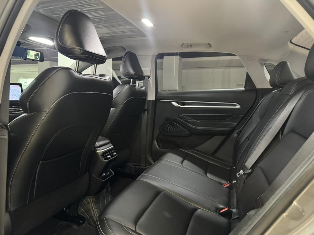 GEELY Emgrand 2025 car image #9