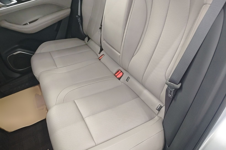 GEELY Boyue L 2025 car image #17