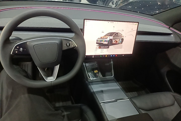 Tesla Model Y 2026 #10 Tesla Model Y 2026 immagine di auto #10