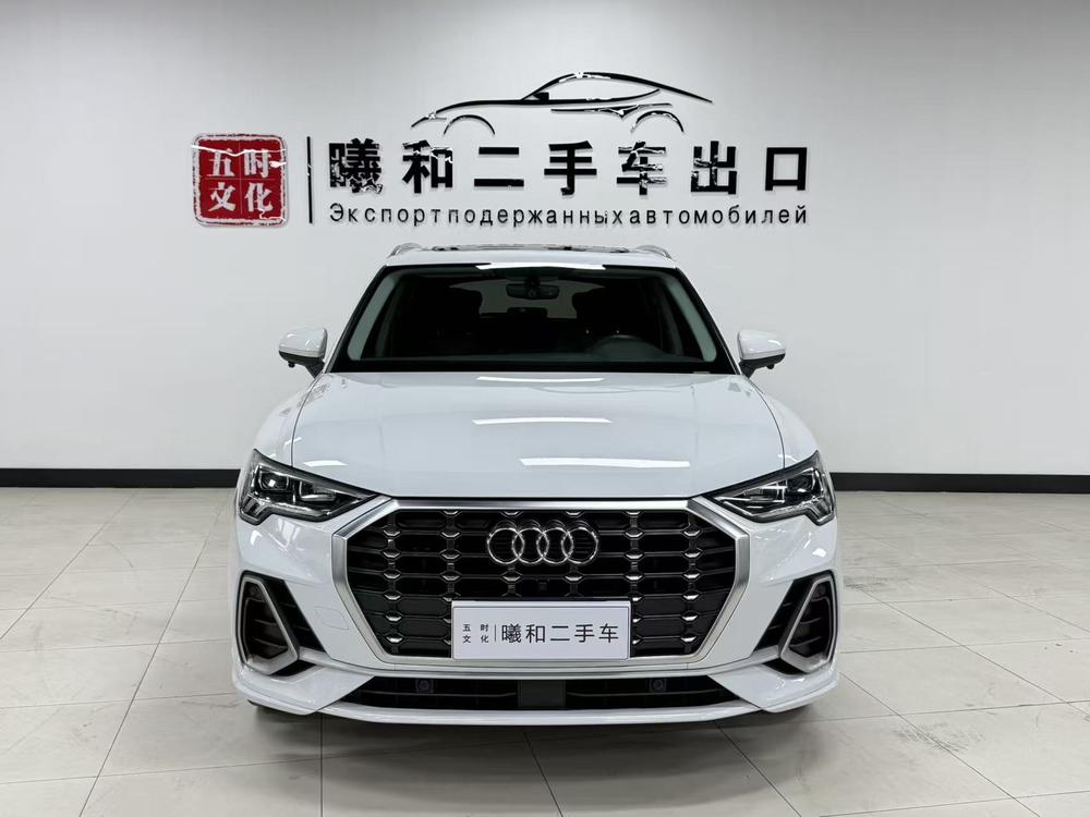 Audi Q3 2022 car image #2