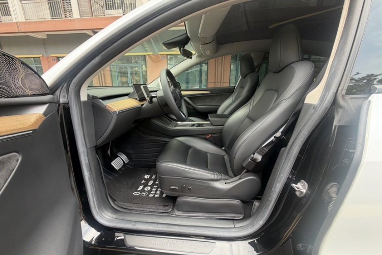 Tesla Model Y 2022 #22 Tesla Model Y 2022 car image #22