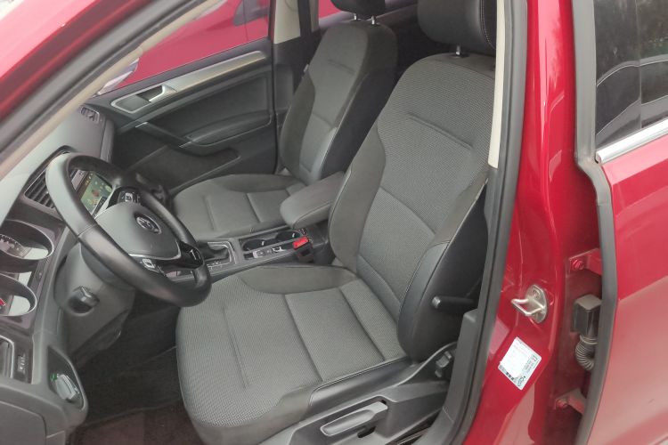 Volkswagen Golf 2018 car image #15