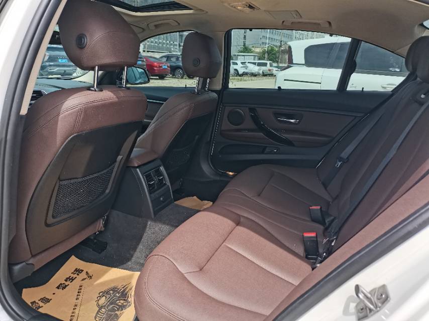 BMW 3 Series 2019 #6 BMW 3 Series 2019 car image #6