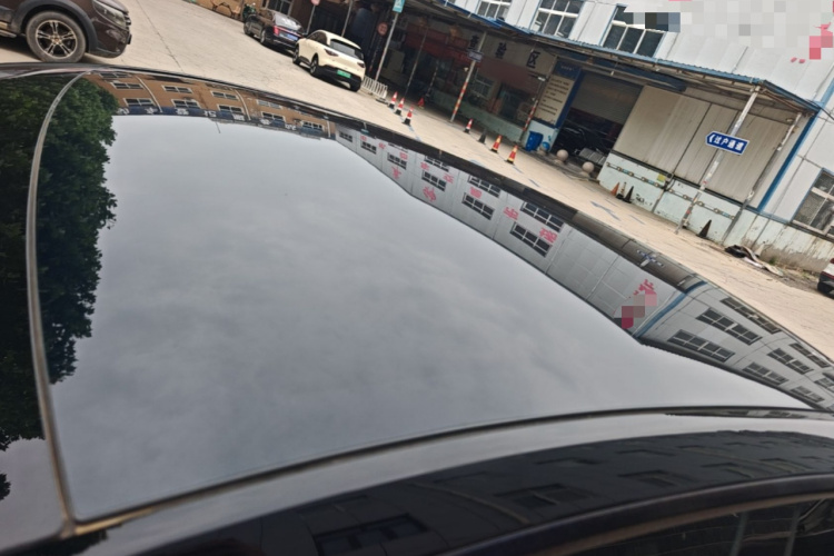 Tesla Model Y 2021 car image #25