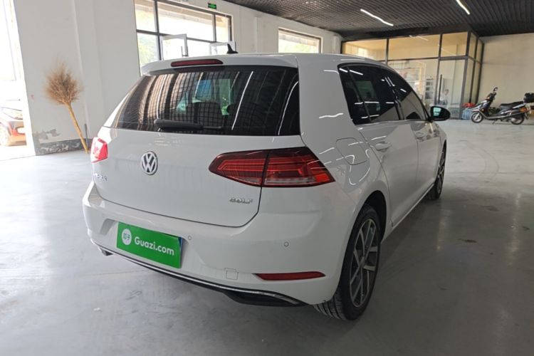 Volkswagen Golf 2020 car image #7