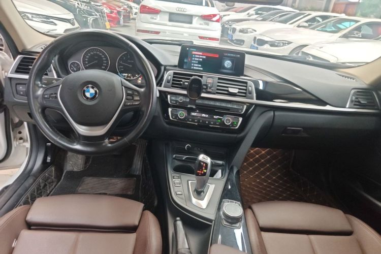 BMW 3 Series 2019 #10 BMW 3 Series 2019 car image #10