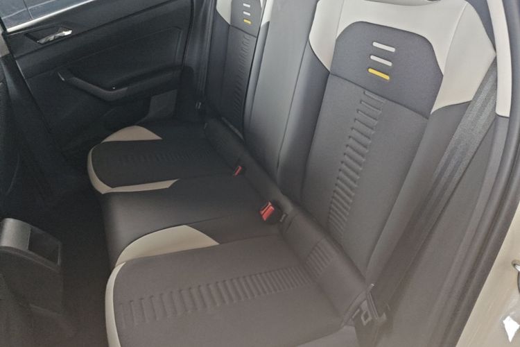 Volkswagen Polo 2020 car image #17