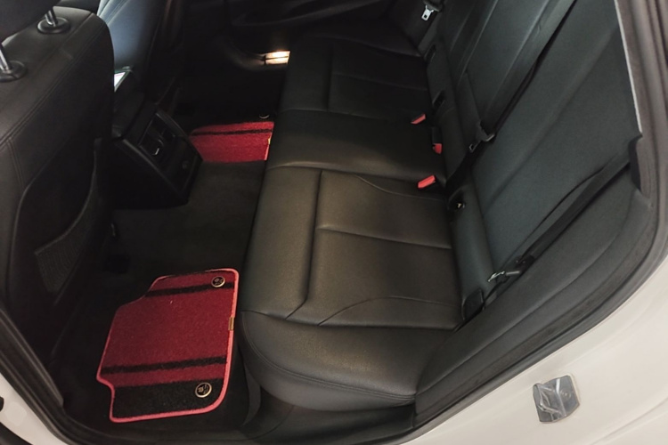 BMW 3 Series GT 2019 #17 BMW 3 Series GT 2019 car image #17