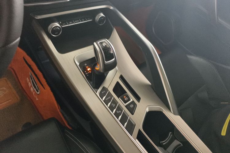 GEELY Coolray 2020 immagine di auto #14