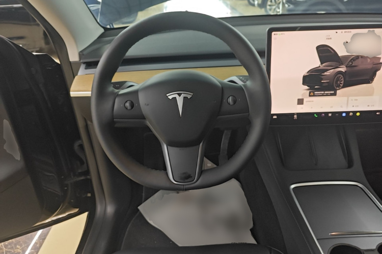 Tesla Model Y 2023 #11 Tesla Model Y 2023 car image #11